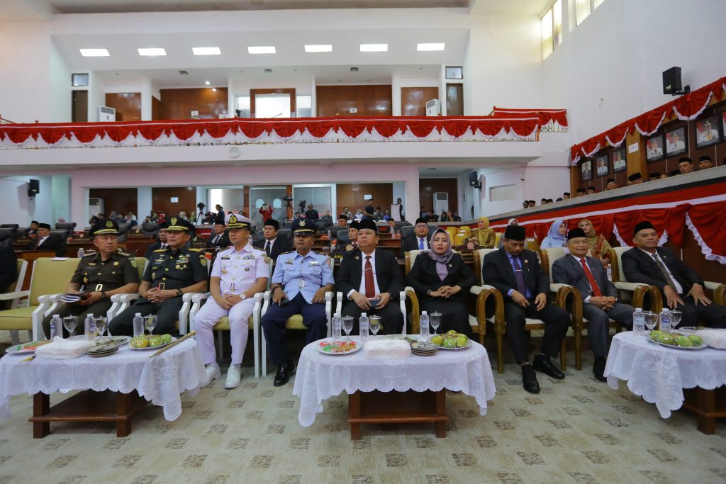 Danrem 045/Gaya Hadiri Rapat Paripurna Mendengarkan Pidato Kenegaraan Presiden RI