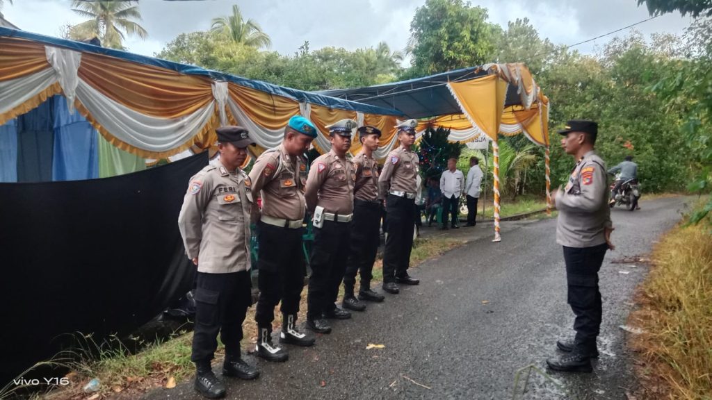 Polres Bangka Barat pengamanan Ibadah Natal di GSJA Pal 2 Berjalan Lancar dan Harmonis