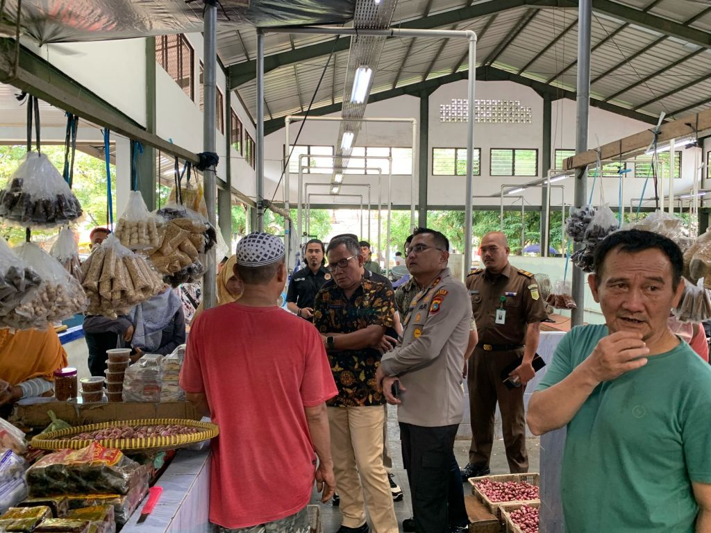 Jelang Ramadhan,Kapolres Bangka Barat Sidak Pasar dan Pengecekan  Sembako