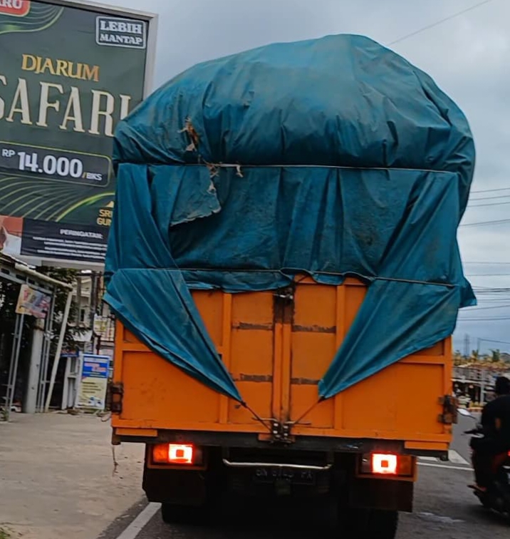 Waspada!! Truck Muatan Lebih, Melintas Dijalan Raya Toboali