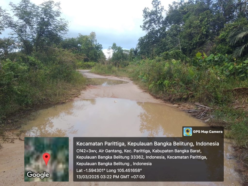 Tolong Dengarkan Penderitaan Kami. Perbaiki Jalan Kami