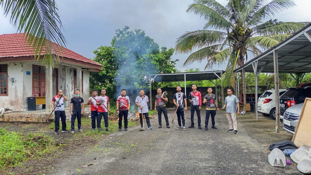 Pemeliharaan Lingkungan dan Revitalisasi Rumah Dinas, Lapas Narkotika Pangkalpinang Lakukan Kegiatan Gotong Royong